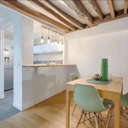 Marais Place Des Vosges Lovely 4p 1br *