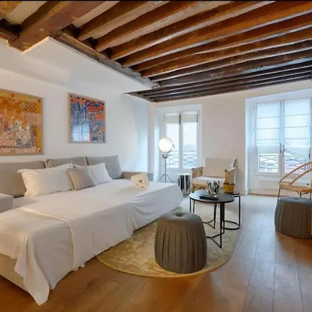 Apartment Marais Place Des Vosges Lovely 4p 1br *